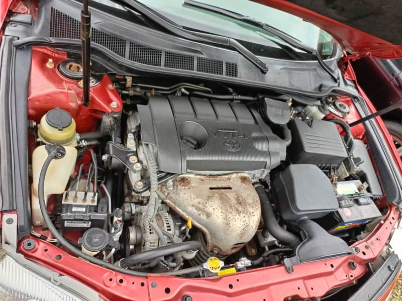 Thumbnail 2 of 2011 Toyota Camry LE
